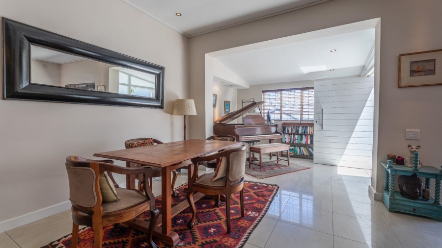 2 Bedroom Property for Sale in Sea Point Western Cape